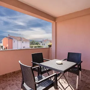 https://apartment-brdanovic.primorje-gorskikotar.com